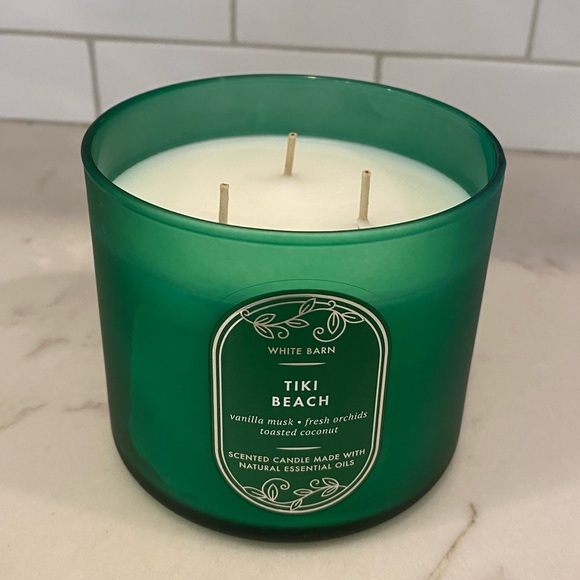 NWT Bath & Body Works Tiki Beach Candle - Picture 4 of 7